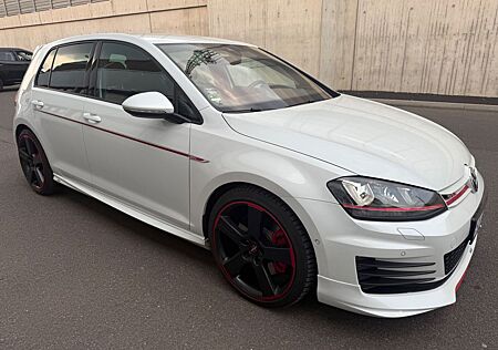 VW Golf Volkswagen 7 GTI Performance | OETTINGER | 300 PS |