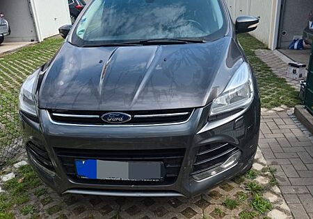 Ford Kuga EcoBoost 2x4 Titanium KeylessGo Winterpa