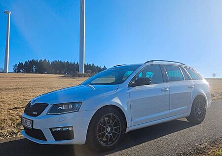Skoda Octavia 2.0 TDI RS Combi AHK PDC PANO