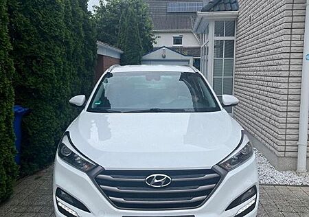 Hyundai Tucson SCHECKHEFTGEPFLEGT