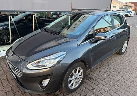 Ford Fiesta Titanium 5 türig mit Winter Paket