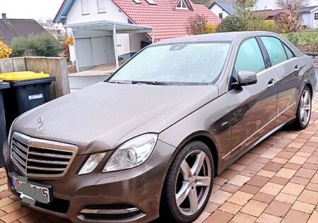 Mercedes-Benz E 200 BlueEFFICIENCY -