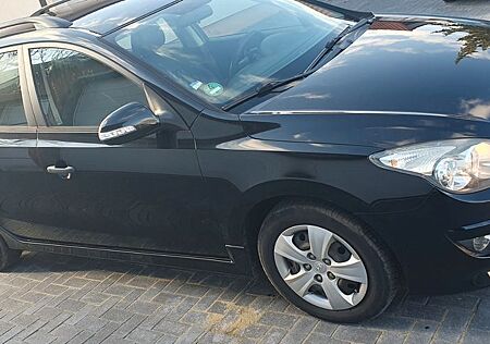 Hyundai i30 CW blue 1.6 CRDi Comfort Comfort