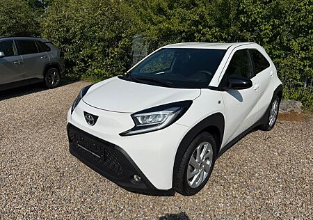 Toyota Aygo (X) 1.0-l-VVT-i Play / Komfort / Design