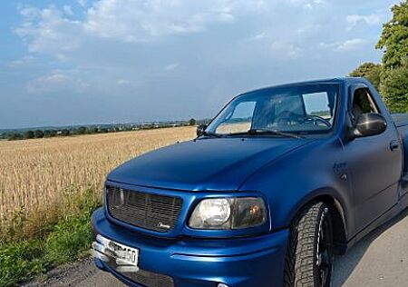 Ford F 150 SVT LIGHTNING