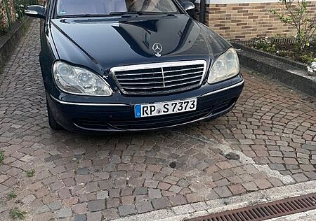 Mercedes-Benz S 500 -