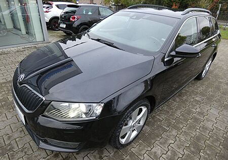 Skoda Octavia Combi*AUTOMATIK*NAVI*XENON*AHK*PDC*SHZ*