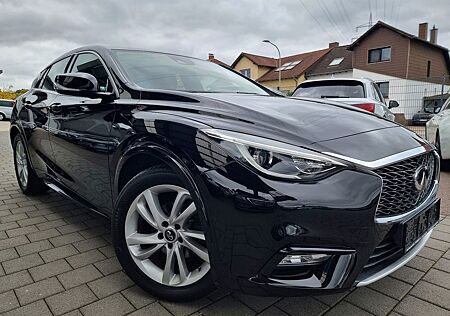 Infiniti Q30 Q30d Premium Aut-F1 Navi LED SHZ Tempomat TOP