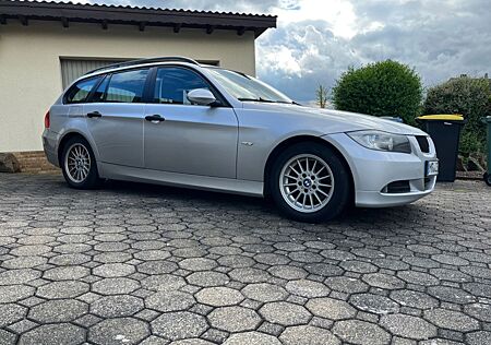 BMW 320i touring -