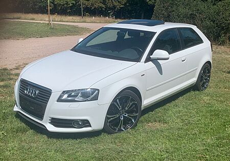Audi A3 1.4 TFSI S line /2.Hand/Scheckheft/Bose