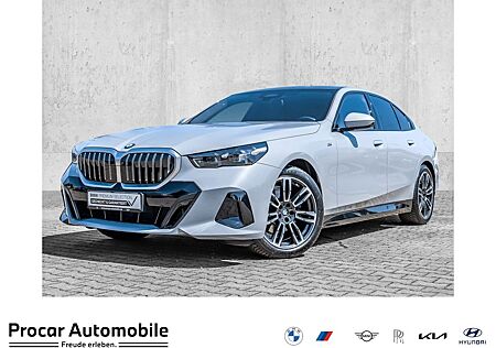 BMW 520i Limousine M Sport AHK Pano Standheiz. DA+ H