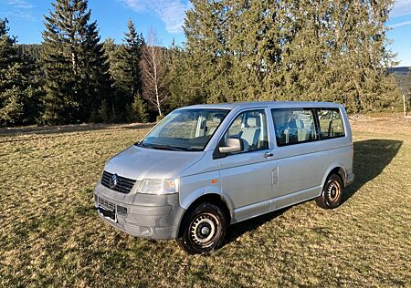 VW T5 Transporter Volkswagen , Allrad, AHK, Bremsen + TÜV NEU