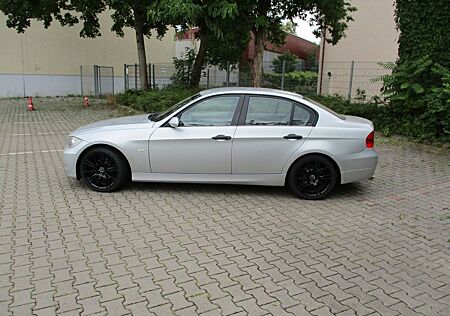 BMW 320i -