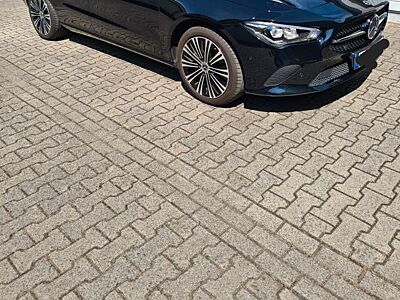 Mercedes-Benz CLA 180 - Coupé , Nightpaket, Schwarz Metallic