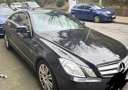 Mercedes-Benz E 200 Coupé CGI BlueEFFICIENCY ELEGANC...