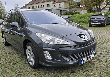 Peugeot 308 SW Sport+ /PANO/AHK/6 Sitze/Xenon/8 Räder