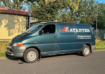 Toyota HiAce 2.4 D 4D / Lang 4x2
