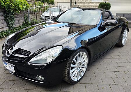 Mercedes-Benz SLK 350 Bi-Xenon Sport-Fahrwerk 7G-Tronic Leder
