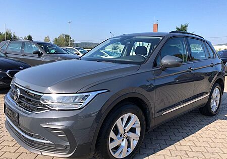 VW Tiguan Volkswagen 2.0 TDI Life 4Motion AHK ACC Alcantara