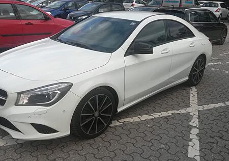 Mercedes-Benz CLA 180 -