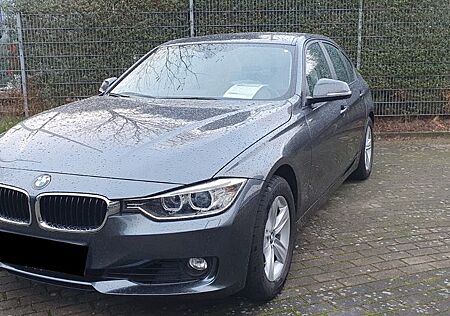 BMW 320i -F30 FRISCH TÜV/Autom/ Temp/Start-Stop/ SHZ