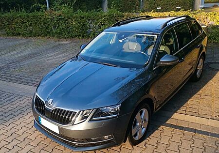 Skoda Octavia Sport Style LED Navi Kamera ACC Panorama