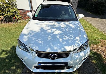 Lexus CT Hybrid - 200h 200h -