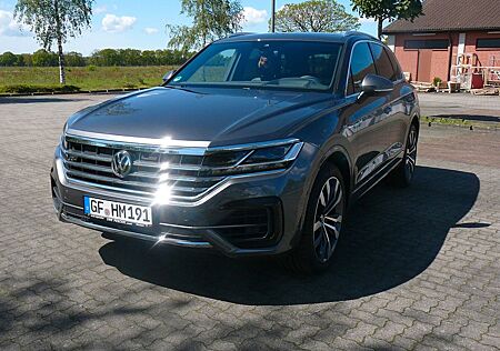 VW Touareg Volkswagen R Line 3.0 V6 TDI SCR 4MOTION Tiptron..