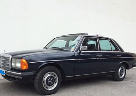 Mercedes-Benz 200 D