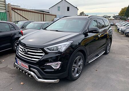 Hyundai Grand Santa Fe 4WD Automatik Leder Kamera 7Sitze