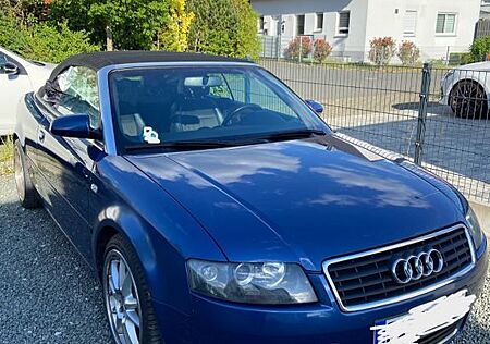 Audi A4 1.8 T quattro Cabriolet -