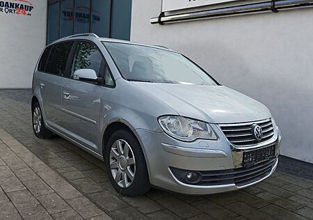 VW Touran Volkswagen Highline 2.0 TDI*Winterpaket*8-fach*