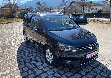 VW Touran Volkswagen Life