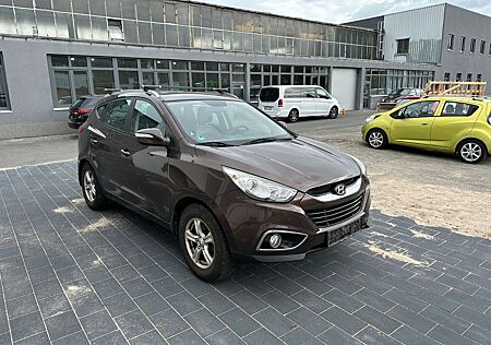 Hyundai ix35 Style 2WD AHK TÜV Neu