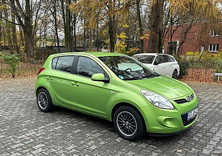 Hyundai i20 1.4 Comfort TÜV NEU