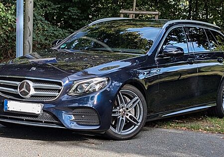 Mercedes-Benz E 220 E 220D AMG/DIGITAL TACHO/STANDHEIZ./MULTIBEAM