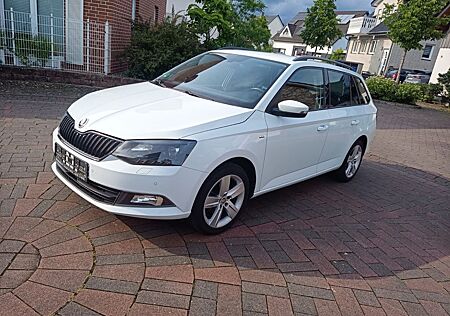 Skoda Fabia Combi 1.2 TSI Drive Navi, Klima, TÜV NEU