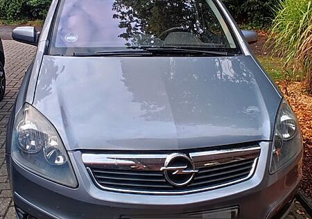Opel Zafira 1.8 Cosmo Panorama Dach