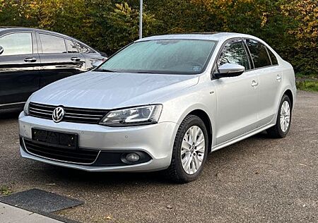 VW Jetta Volkswagen 1.6 TDI LIFE BlueMotion Navi / Schiebedach