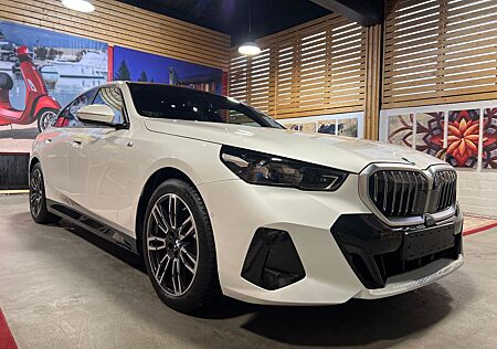 BMW 520 i M Sport, Pano, Leder, 360°, Memory, H&K