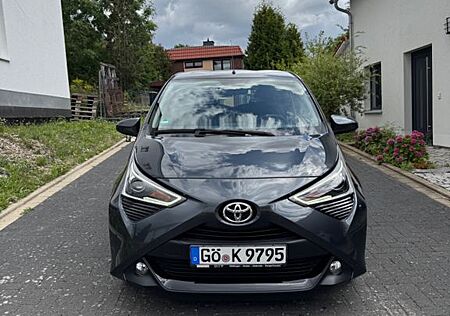 Toyota Aygo (X) Aygo (X) 1,0-l-VVT-i Sitzheizung Tempomat 8fach
