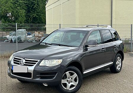 VW Touareg Volkswagen 3.0 V6 TDI Tiptronic Standard