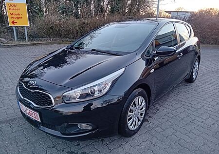 Kia Cee'd / Ceed 1.4i * 1.Hand * INSP+TÜV neu * Top