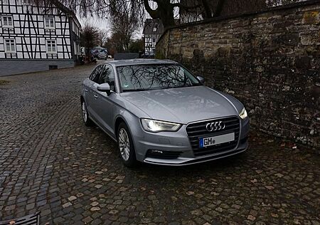 Audi A3 8V Limousine 1.6 TDI Ambiente Top Ausstattung