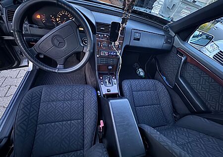 Mercedes-Benz C 180 ELEGANCE Elegance