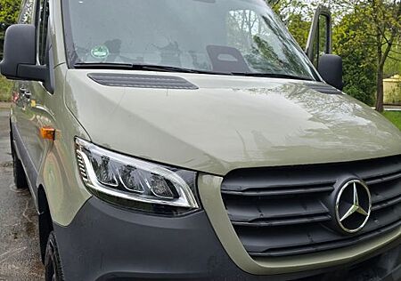 Mercedes-Benz Sprinter 319 CDI Tourer PRO Allrad+9G+Luft- WW Standheiz.