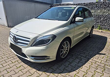 Mercedes-Benz B 200 *Automatik*1.Hand*Bi-xenon*EURO6