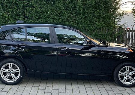 BMW 118i - Limousine schwarz
