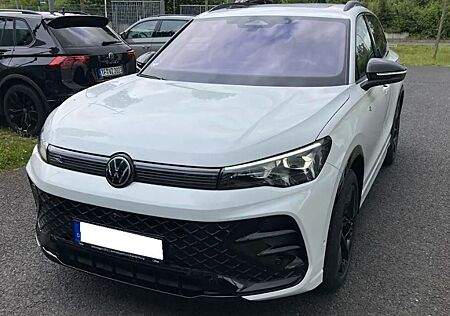 VW Tiguan Volkswagen 2.0 TDI DSG R-Line voll Black Style