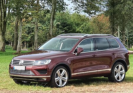 VW Touareg Volkswagen 3.0 V6 TDI Executive Edition